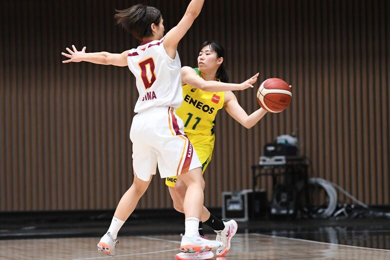 リードを広げるENEOSのキャプテン・岡本彩也花選手
