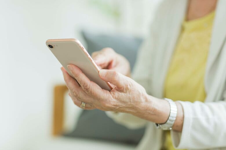 スマホなどの解約手続きは誰がやってくれる？（画像：イメージ）