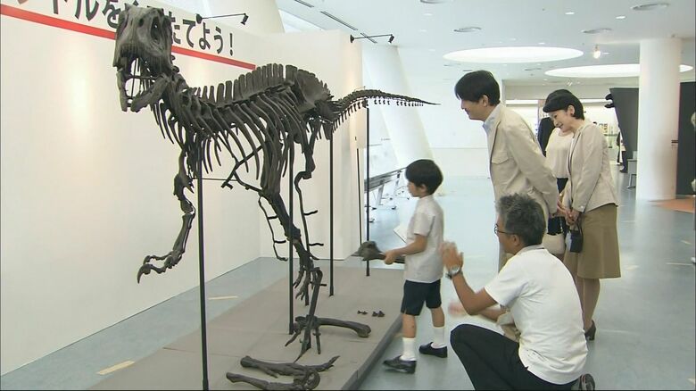 秋篠宮ご夫妻と勝山市を訪れた悠仁さま