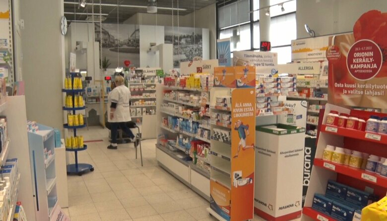 かつてはロシア人でにぎわった薬局も客足は少ない