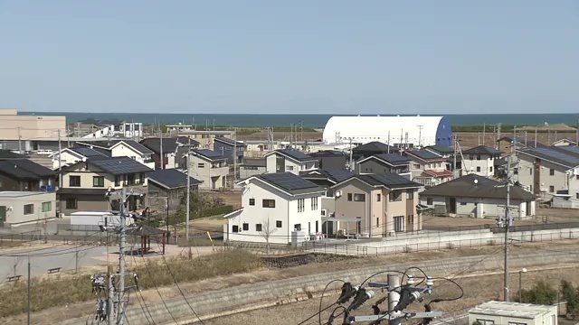 防災緑地や住宅地のかさ上げ整備が進む新地町