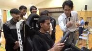 外国人向け交通安全教室_インドネシア人参加者が日本の道路標識を学び”運転シミュレーター”で交通ルール学ぶ_外国人ドライバーによるレンタカー事故相次ぐなか啓発＜北海道浦河町＞