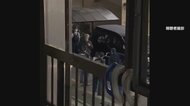 職質中に男が警察官4人を刃物で切りつけ暴れる…自分で首を切る自傷行為も 緊迫した逮捕の瞬間