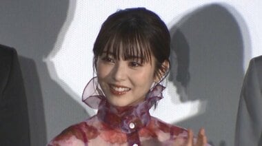 浜辺美波“体操着姿”はお気に入り? 高杉真宙のお気に入りの“顔芸”に「ほほ笑ましい(笑)」