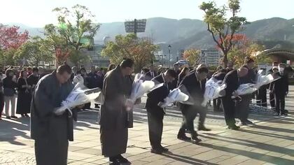 「相撲で元気を…」大相撲佐世保場所を前に横綱・豊昇龍や新大関・安青錦など原爆犠牲者に花を手向ける