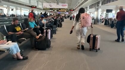 航空便の運航“最大1割減”へ…政府閉鎖長期化の影響でアメリカにある40の主要空港で　さらに便削減の可能性も…混乱拡大が懸念