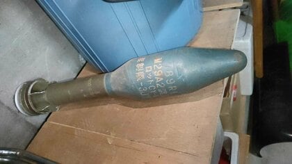 「ロット」「制限」日本語か？ “砲弾のようなもの” 遺品整理中に住宅の車庫から見つかる…【北海道発】