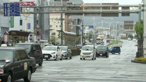 【中継】高知県で線状降水帯発生の恐れ　24時間予想降水量は250ミリ　降り続く雨に観光名所はりまや橋もひっそり