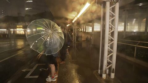 【台風25号】千葉駅前「急にタクシーが来る頻度が少なくなった」3時間待ちも　市原市・君津市・袖ケ浦市に警戒レベル5「緊急安全確保」