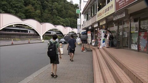 首都圏で“計画変更”相次ぐ　台風15号が観光地を直撃　「山の日」のきょう、富士山には多くの登山客