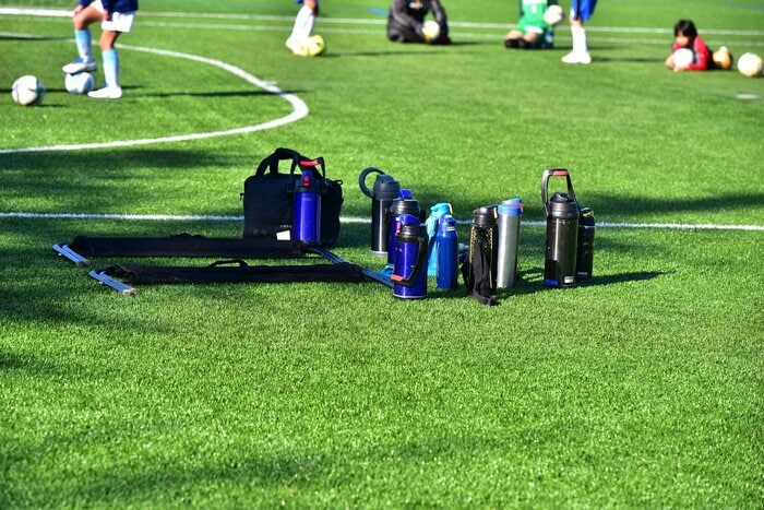 スポーツ中は水分・塩分の補給を忘れずに(画像はイメージ)