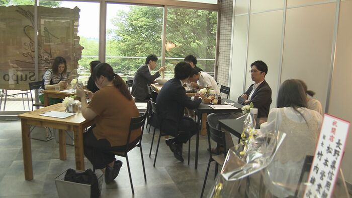 開店15分後には、ほぼ満席