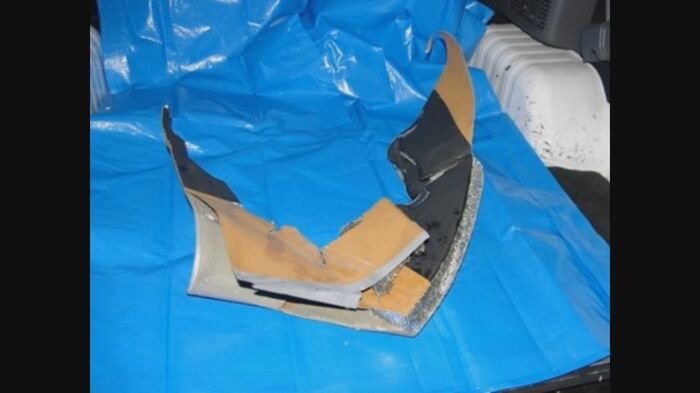 見つかった機体の一部(提供:航空自衛隊)