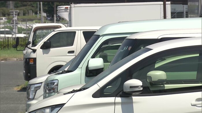 死亡した女性は自宅に停めた車の中にいたが、車のガソリンは空の状態だった