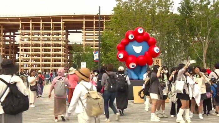多くの来場者でにぎわう万博会場 5月26日
