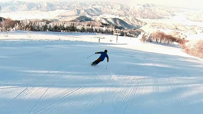美しいゲレンデがスキーヤーたちを待ち受ける
