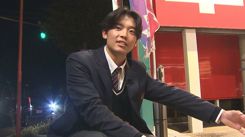 路上で意識朦朧の80代女性を助けた高校球児　冷静な判断の裏に野球部での活動の成果　警察官からの熱いラブコール「やらないで後悔するより…」｜FNNプライムオンライン