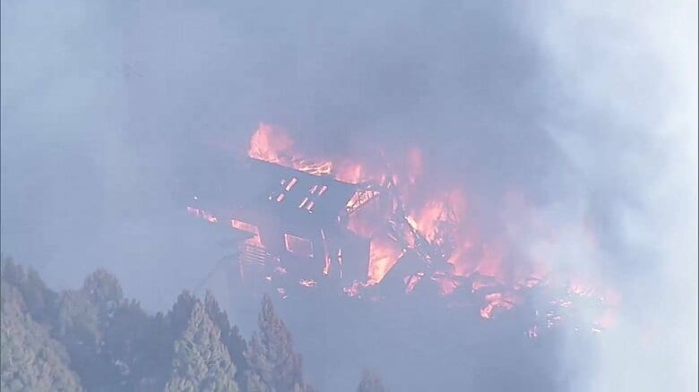 「全部燃えるんだ」住民の悲痛な声　山林火災で3306人に避難指示　焼損地域で1人遺体発見　大船渡市の空を覆う煙｜FNNプライムオンライン
