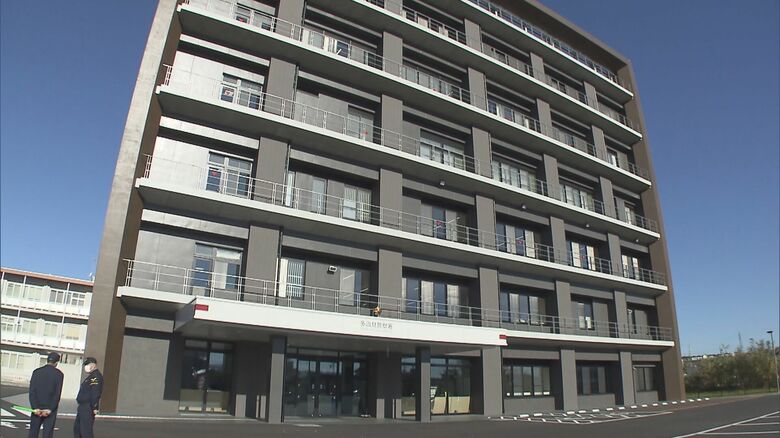 術後に患者が警察に相談し発覚…医師免許なく美容整形手術した疑い 中国国籍の女ら親子3人逮捕｜FNNプライムオンライン