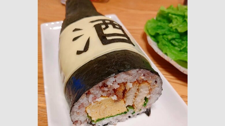 弁当以外にも、ユーモアとおいしさを両立した料理も作る