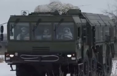 ロシア軍のイスカンデルMミサイル複合システム