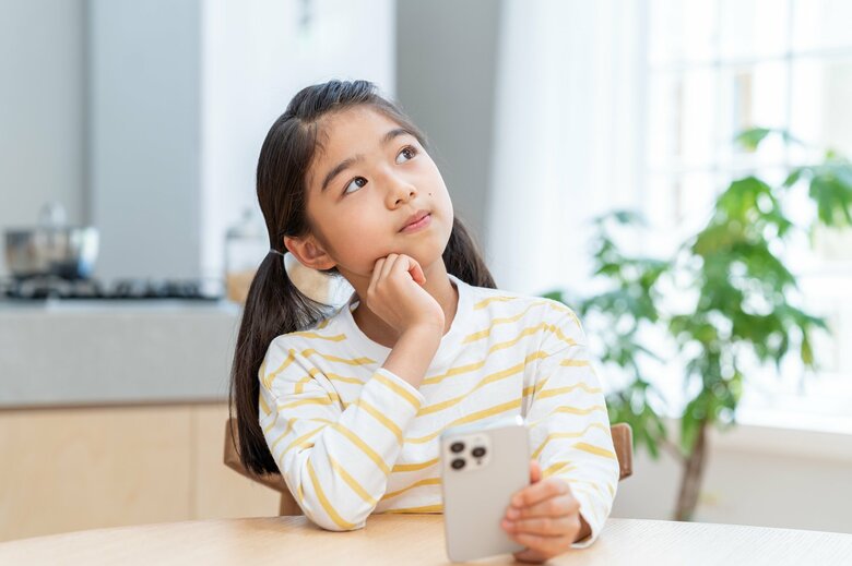 イメージ（子どものスマホ）
