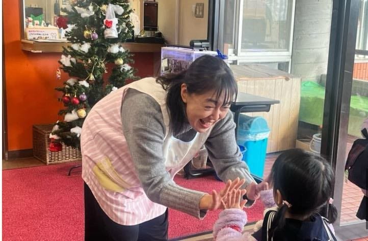 子供が帰る時は必ずハイタッチをする