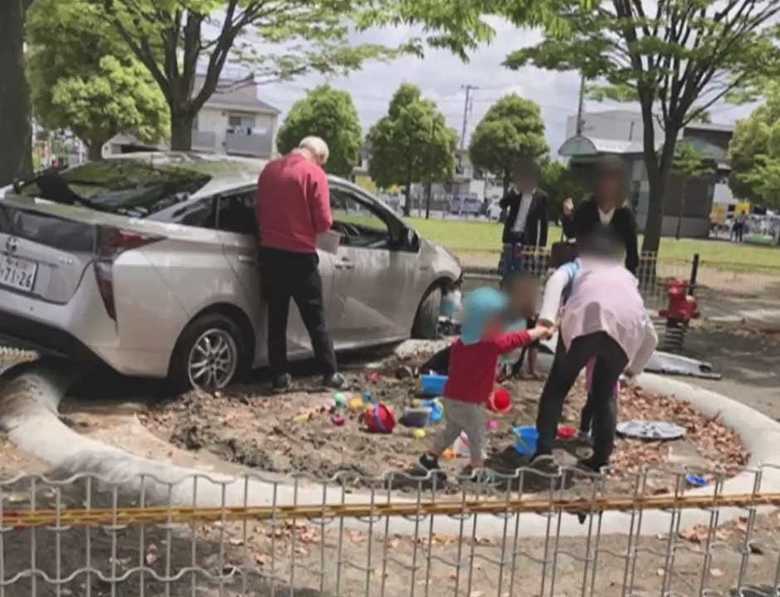 【独自】「運転に自信あった」園児遊ぶ公園に突っ込んだ男性が明かした運転歴