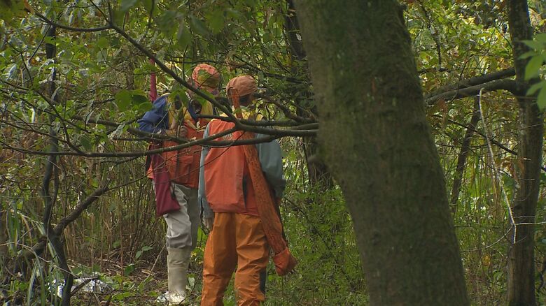 警戒する猟友会