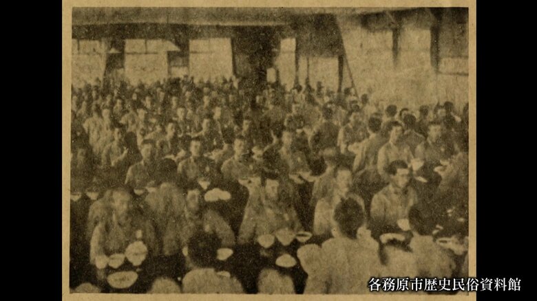 陸軍航空廠に約2000人の志願者が集まった