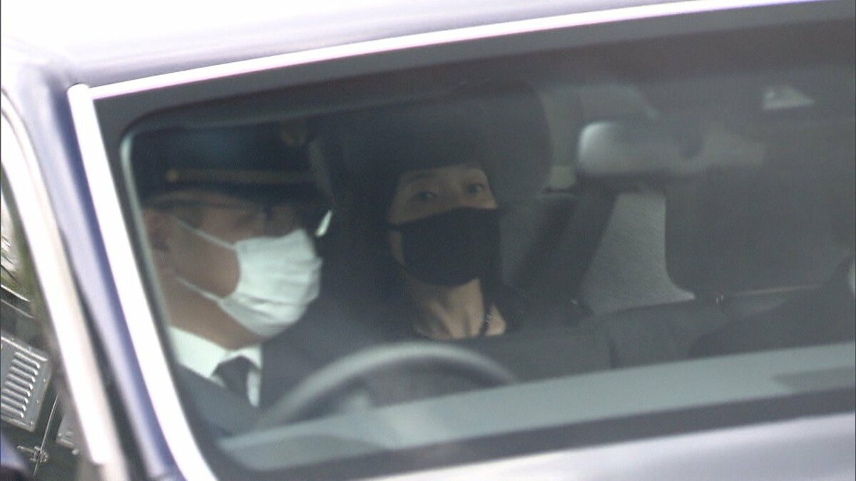 三笠宮家の彬子さまがイギリス大使館を弔問 エリザベス女王とティータイムの経験も Fnnプライムオンライン