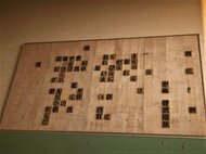 津波による児童74人の犠牲を後世に…大川小に残されたボロボロの「校歌の額」全国の子供達が復元し遺族へ