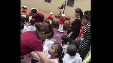 セクシー・ポールダンスで園児を歓迎!【中国トンデモ事件簿】