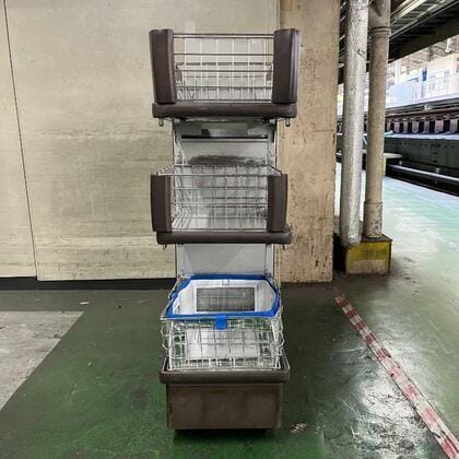 オブジェにするもあり？東海道新幹線で使われた「車内販売ワゴン