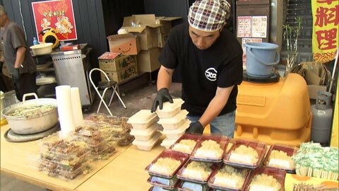 被災地の中華料理店が炊き出し　チャーハン・酢豚・唐揚げなど中華の定番メニューが並ぶ　熊本・八代市