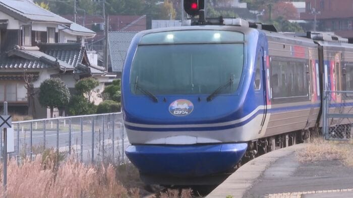 スーパーはくとで「かにカニ日帰りエクスプレス」の運行開始