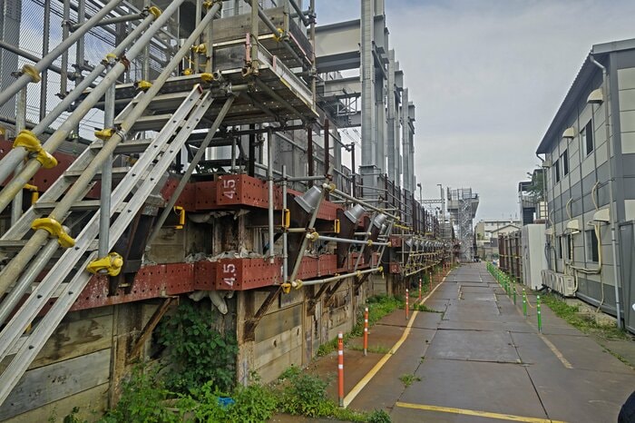 京王線の狭い工事現場