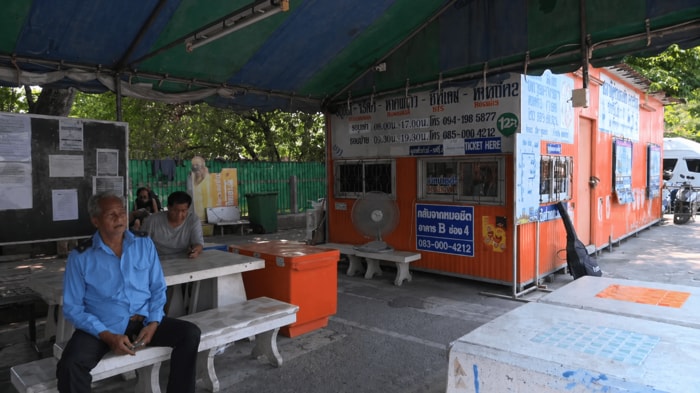 減便が続く中、待機する運転手