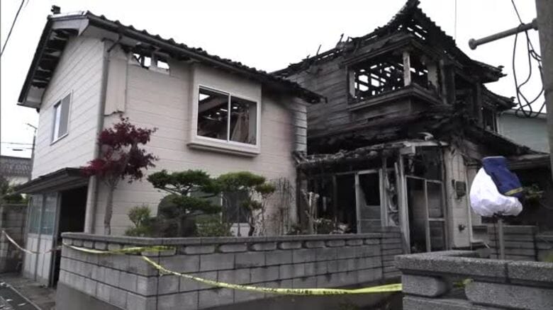 由利本荘市西目町で住宅全焼　火元の70代夫婦、喉の痛み訴え搬送　仙北市でも住宅の1階焼く火事　秋田｜FNNプライムオンライン