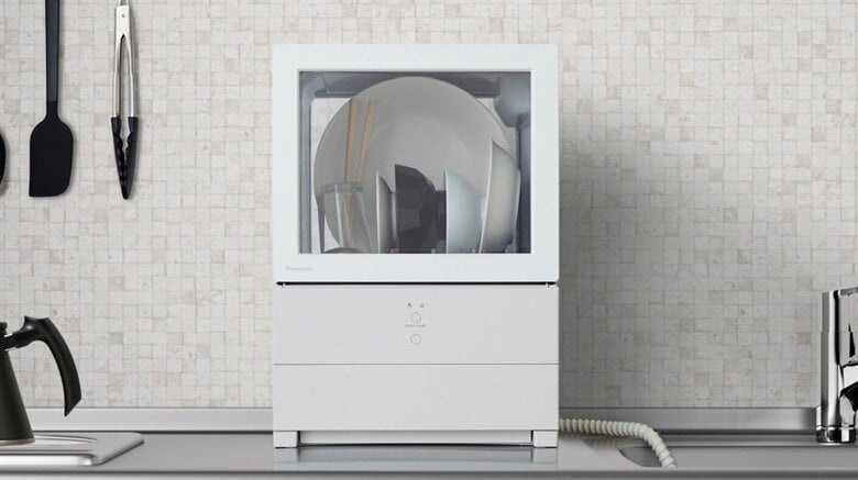 “一人暮らし向け”の食洗機を開発…設置面積は「A4ファイルサイズ」　パナソニックに狙いを聞いた｜FNNプライムオンライン