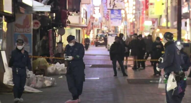 【速報】殺人容疑で男を緊急逮捕　大阪ミナミで刺され1人死亡　２人けが　知人同士のトラブルか｜FNNプライムオンライン