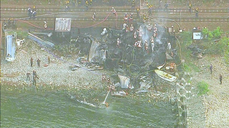 【速報】JR北海道の銭函駅近くの線路わきで火災発生_快速エアポート14本含む列車38本が運休…手稲⇔小樽間で運転見合わせ続く｜FNNプライムオンライン