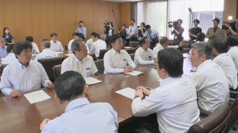自民党福岡県議団緊急総会(8月7日)