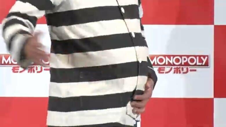 1年で10kg太ってしまったという長谷川さん　お腹がぽっこり