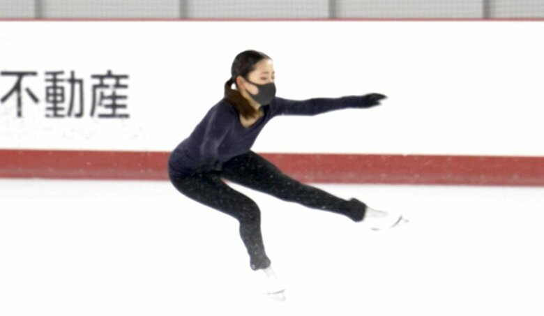 氷上練習に励む渡辺
