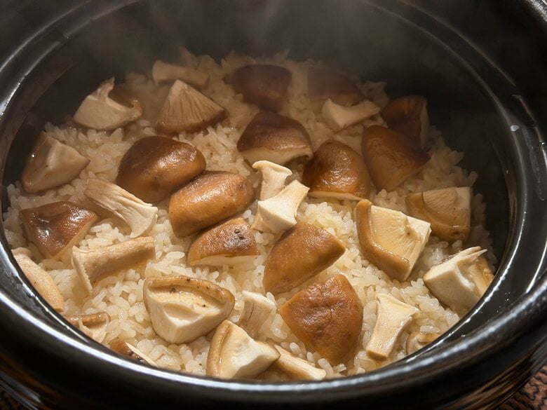年間通して手軽に楽しみやすい「椎茸ご飯」
