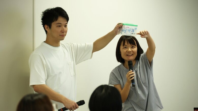 株式会社サエラ 西山雄馬さん（左）旭化成ホームプロダクツ・マーケティング部 上田悦子さん（右）