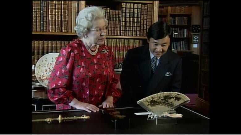 女王と共に城の図書館で日本ゆかりの品々をご覧に
