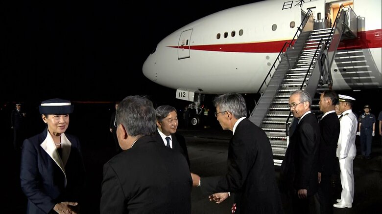 硫黄島を後にされる天皇皇后両陛下