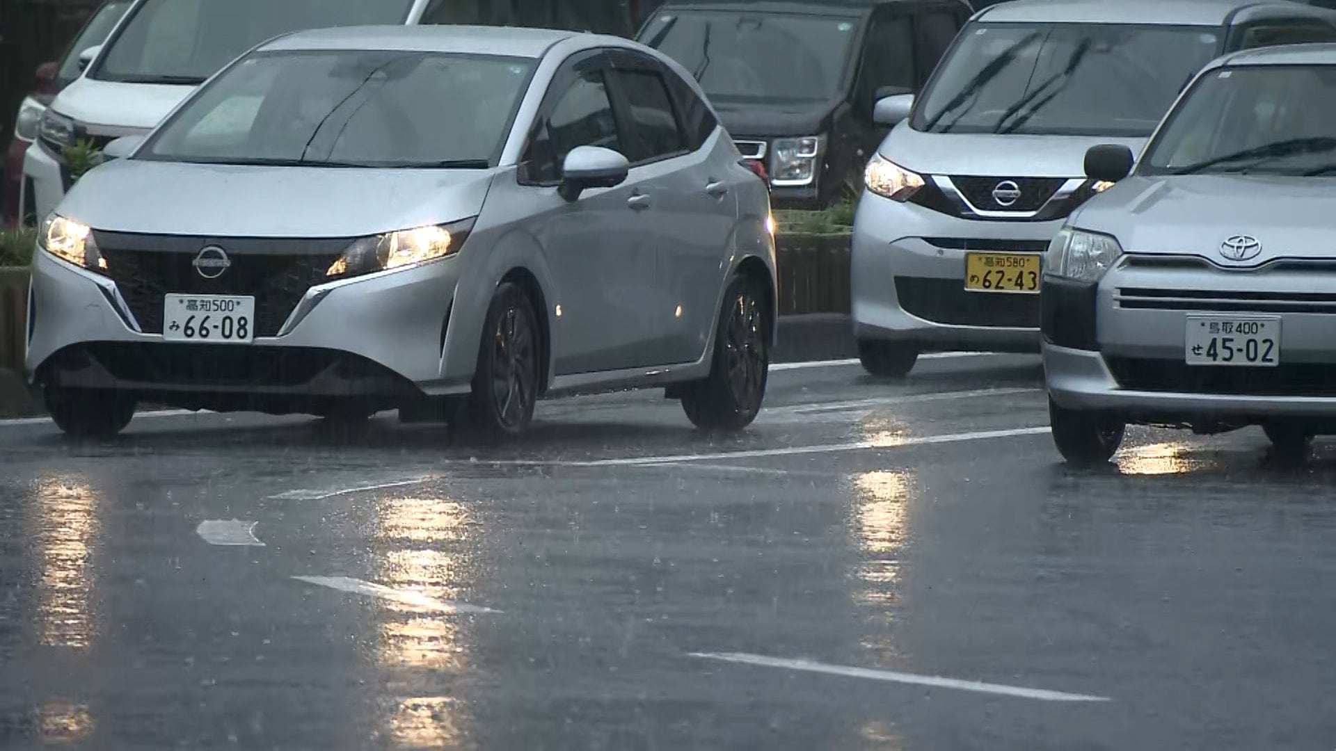 【中継】台風6号が今夜からあす未明に接近　高知市では雨が強まり列車が運休も　24時間降水量は最大で250ミリ
